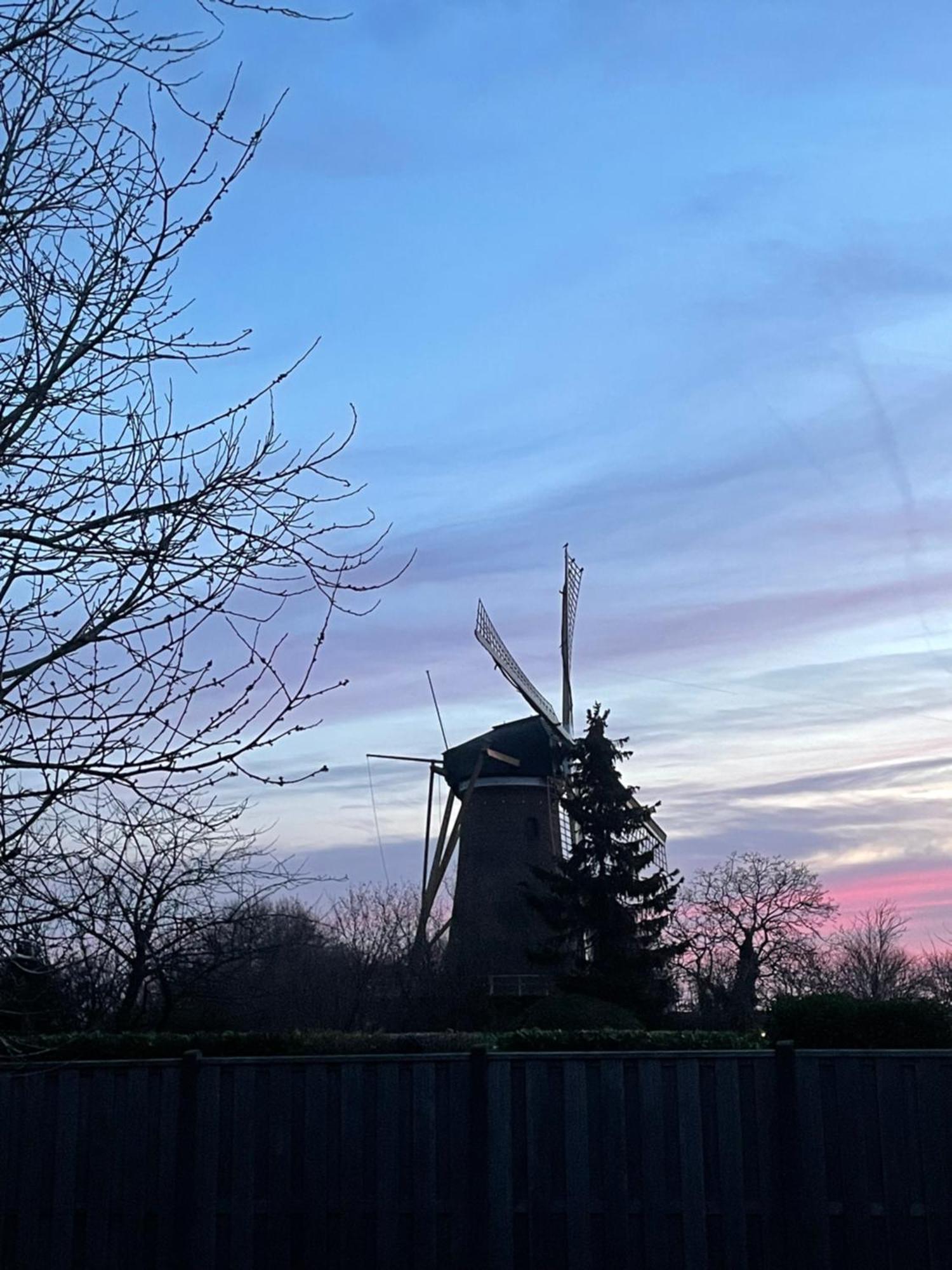 Gastenverblijf Bij De Buuren Dirksland Екстер'єр фото